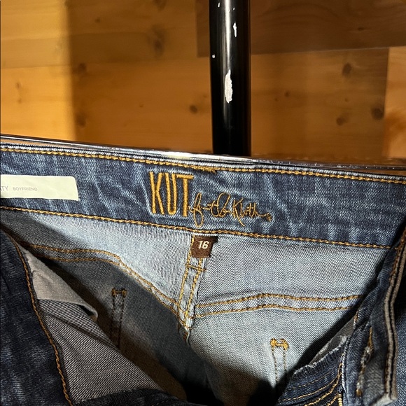 Kut from the Kloth Katy Boyfriend Jeans - Picture 2 of 6